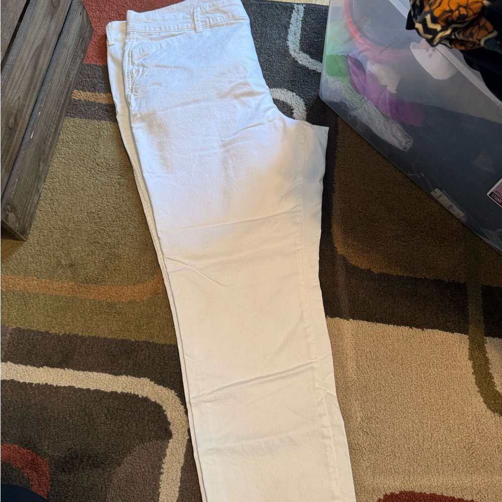 Old Navy White Ankle Pants